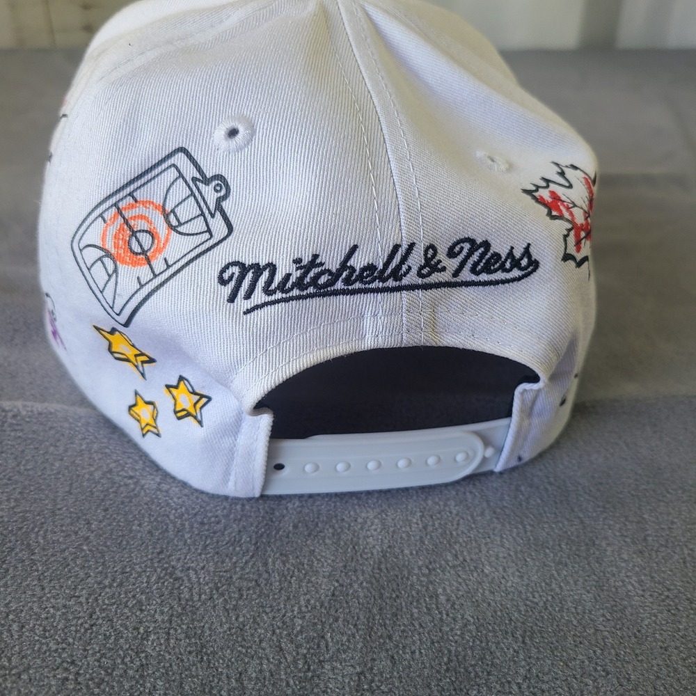 Mitchell & Ness Toronto Raptors Snapback Hat White Graffiti Print 3D Logo - Picture 4 of 11